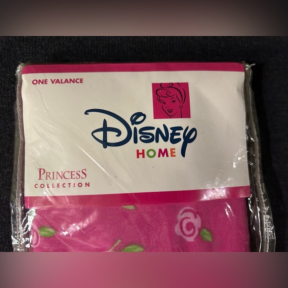 New Disney Home Valance Pretty As A Princess 84” X 15” Pink Roses Flowers - Picture 3 of 4